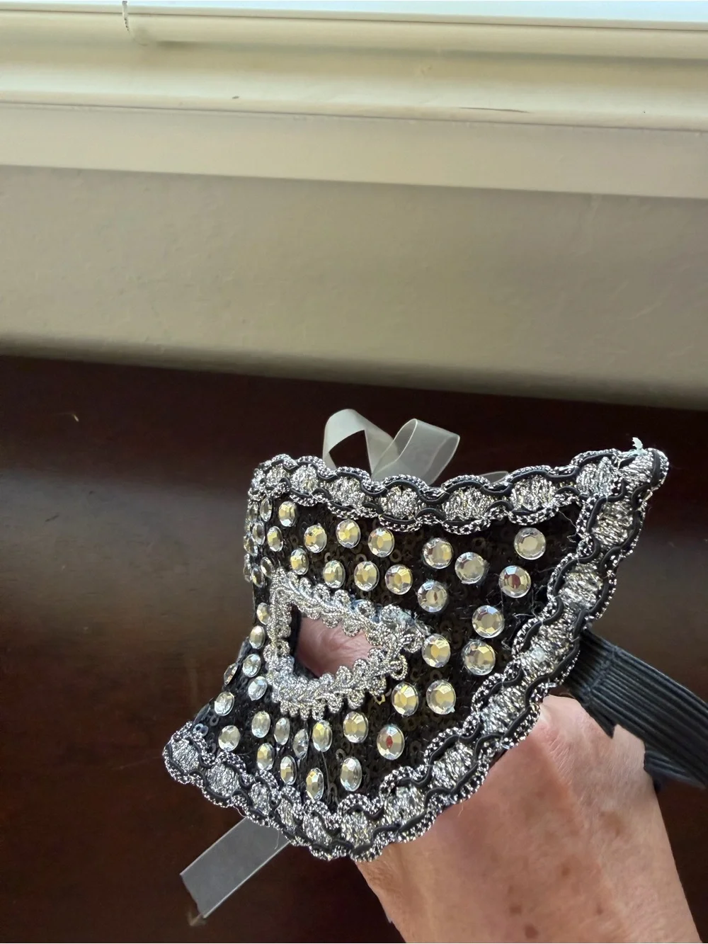 Black & Silver Rhinestone Masquerade Mask – One Size